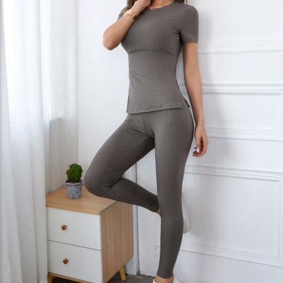 Rib-Knit Split Hem Coord Set (Size L) - Picture 3 of 3